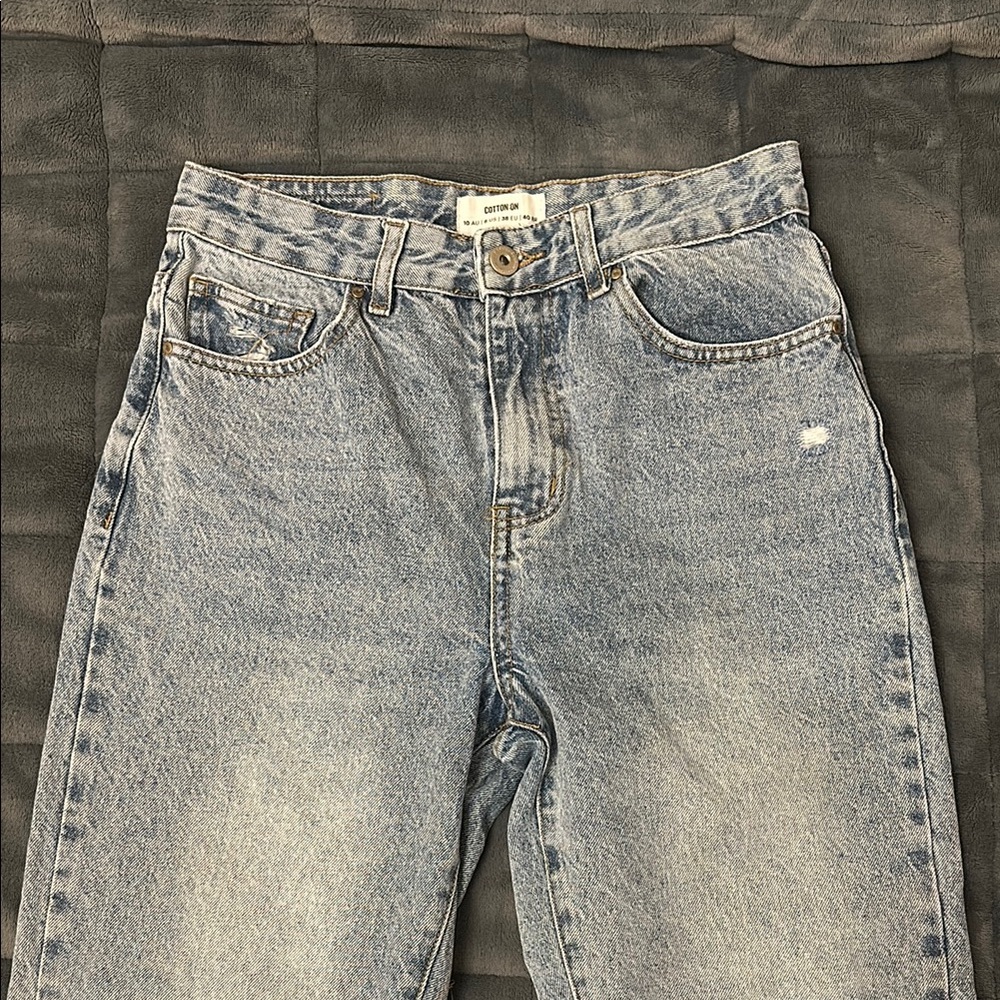 blue mom jean super flattering